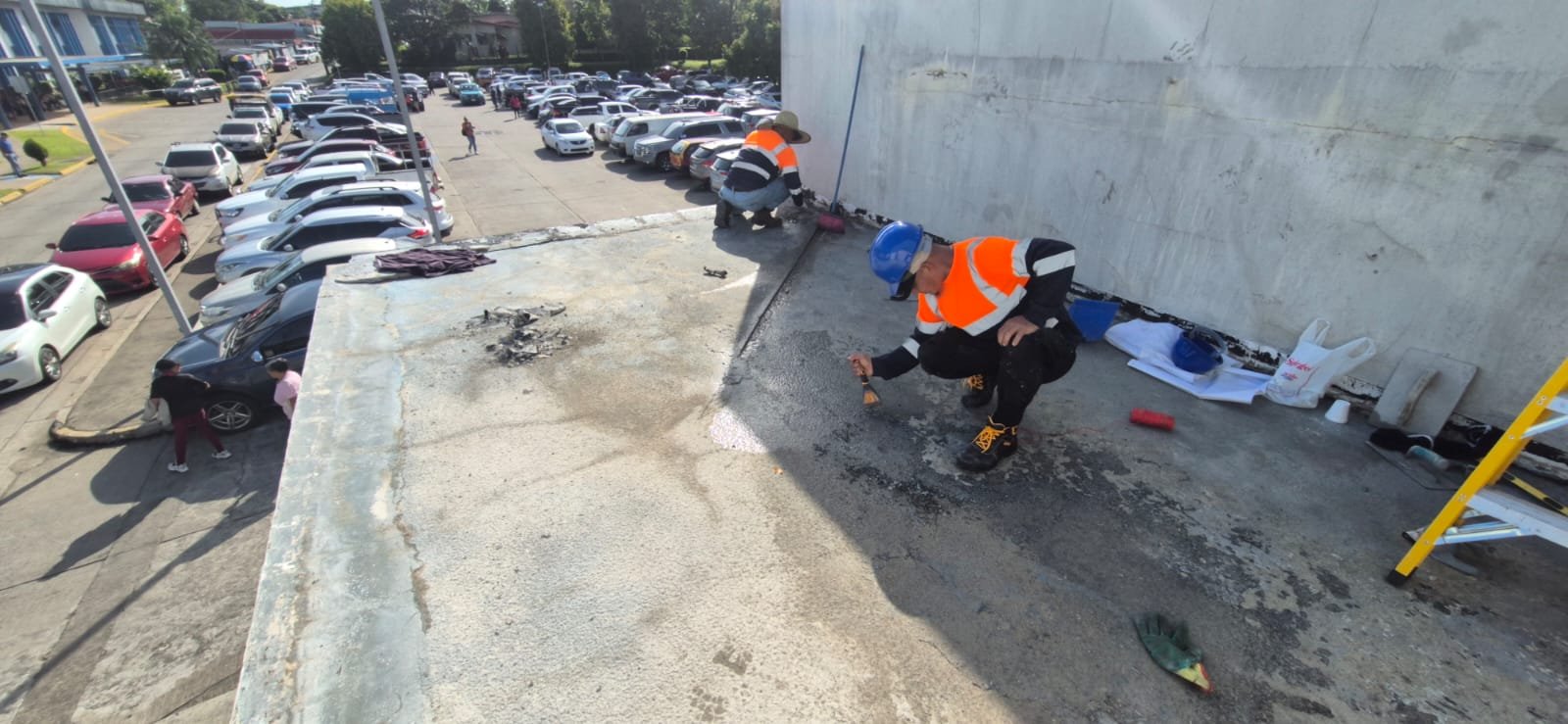 Impermeabilización de losa de techo en edificio institucional en Panamá