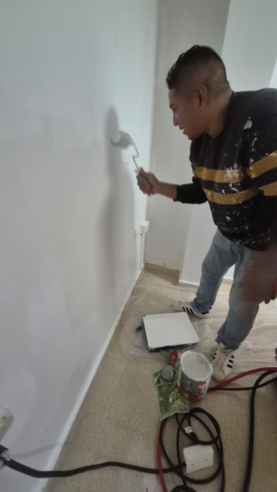 Pintura de interiores en remodelación residencial en Panamá