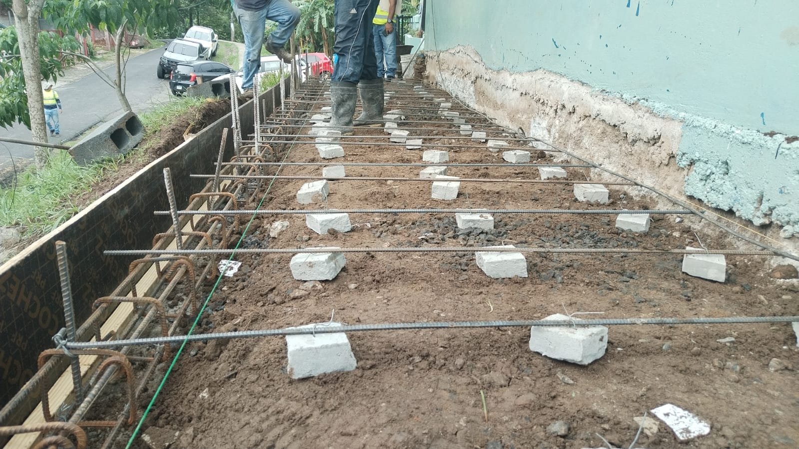 Armado de acero y encofrado de fundación en obra civil en Panamá